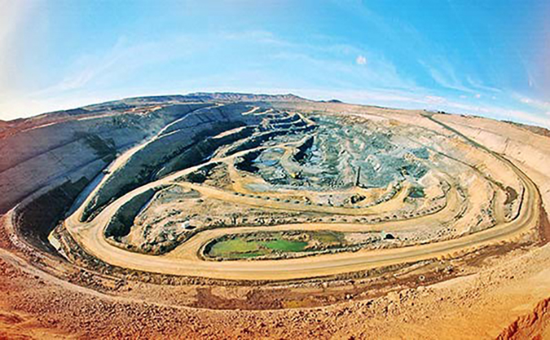 بزرگترین سنگ شکن معادن آهن کشور در کارخانه توسعه ملی افتتاح شد